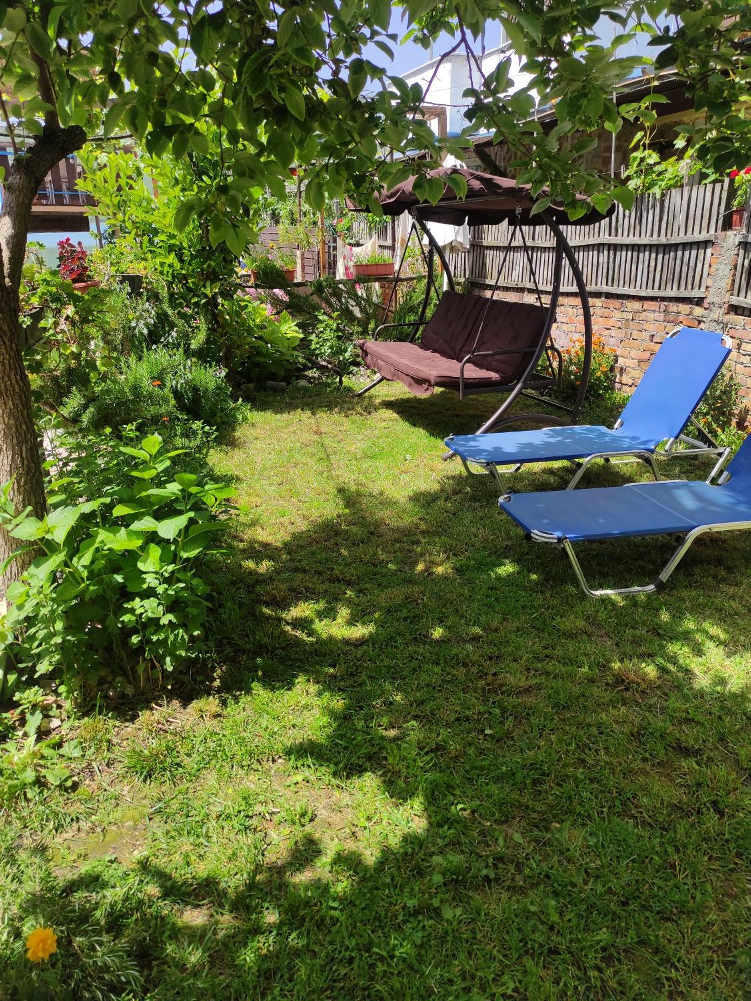 Erda Lakeside Guesthouse Lin Bagian luar foto