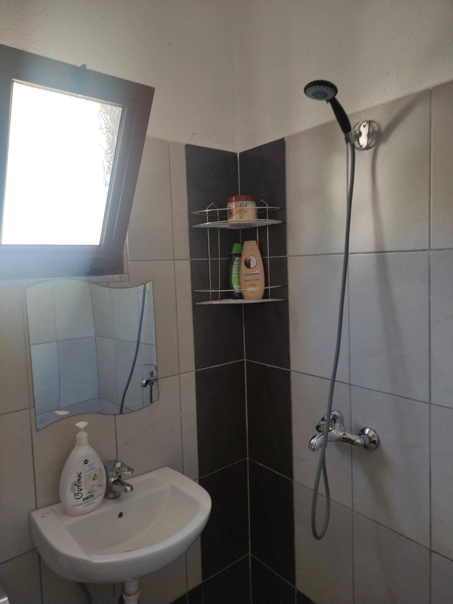 Erda Lakeside Guesthouse Lin Ruang foto