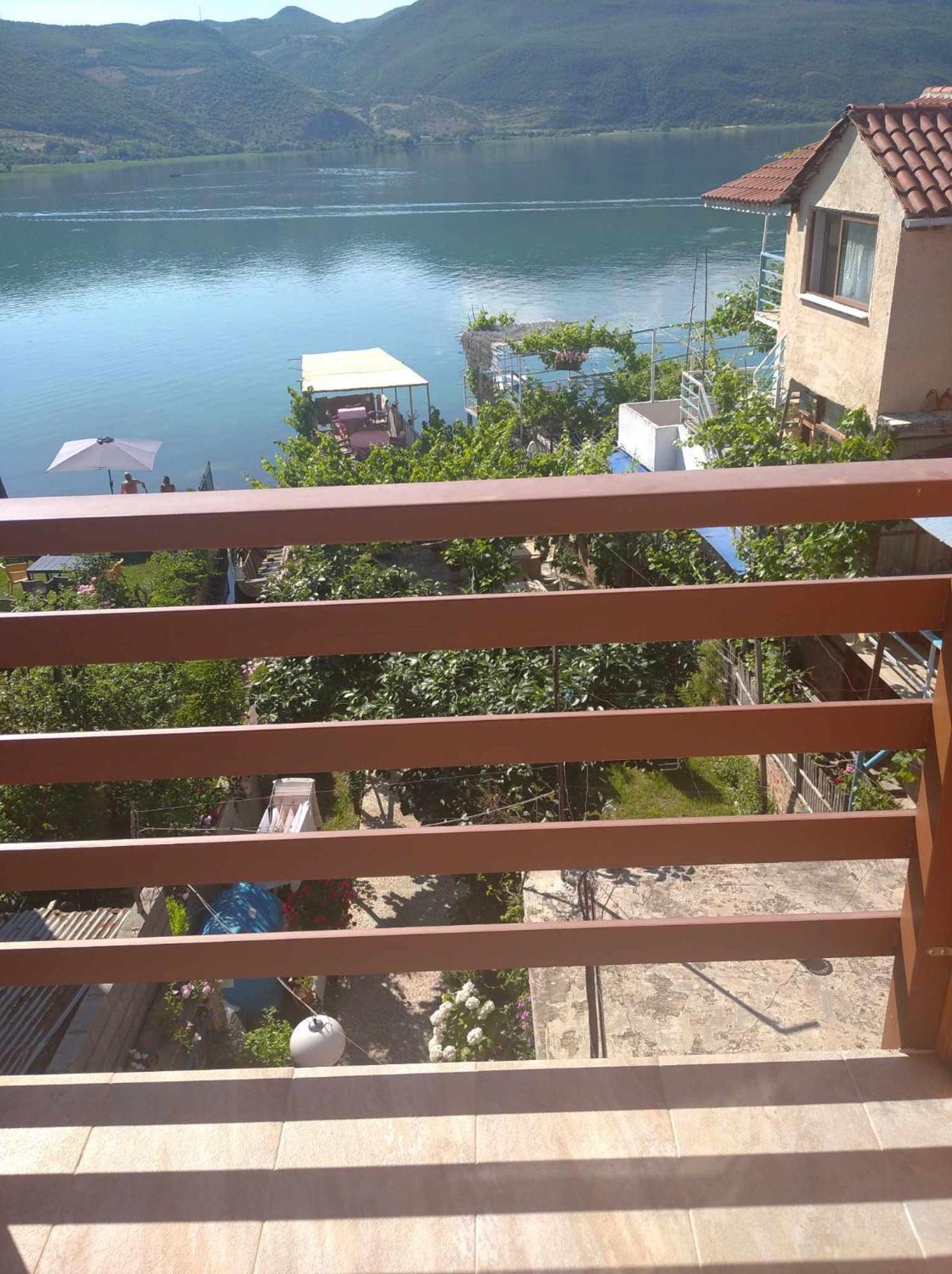 Erda Lakeside Guesthouse Lin Ruang foto