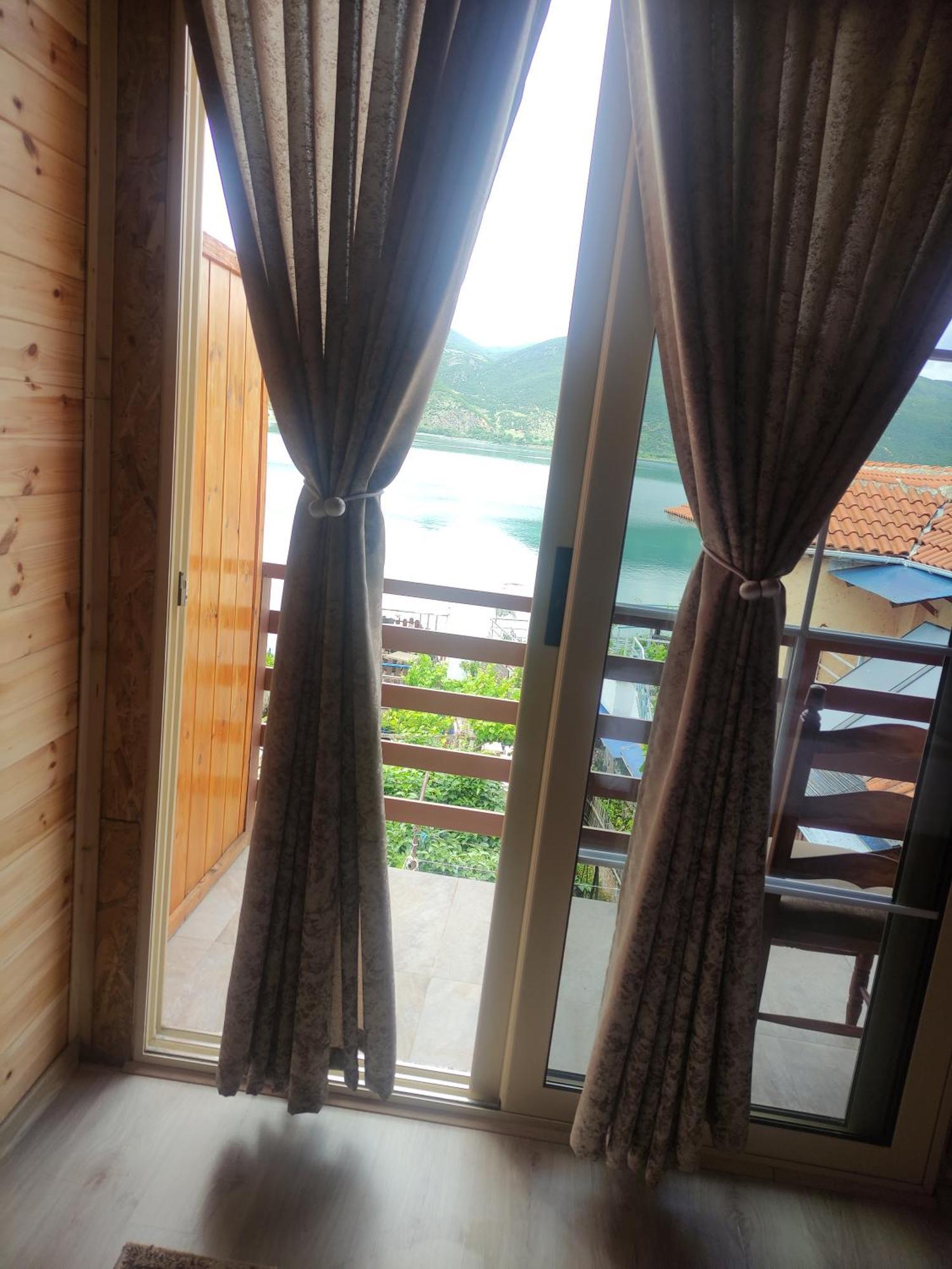Erda Lakeside Guesthouse Lin Ruang foto