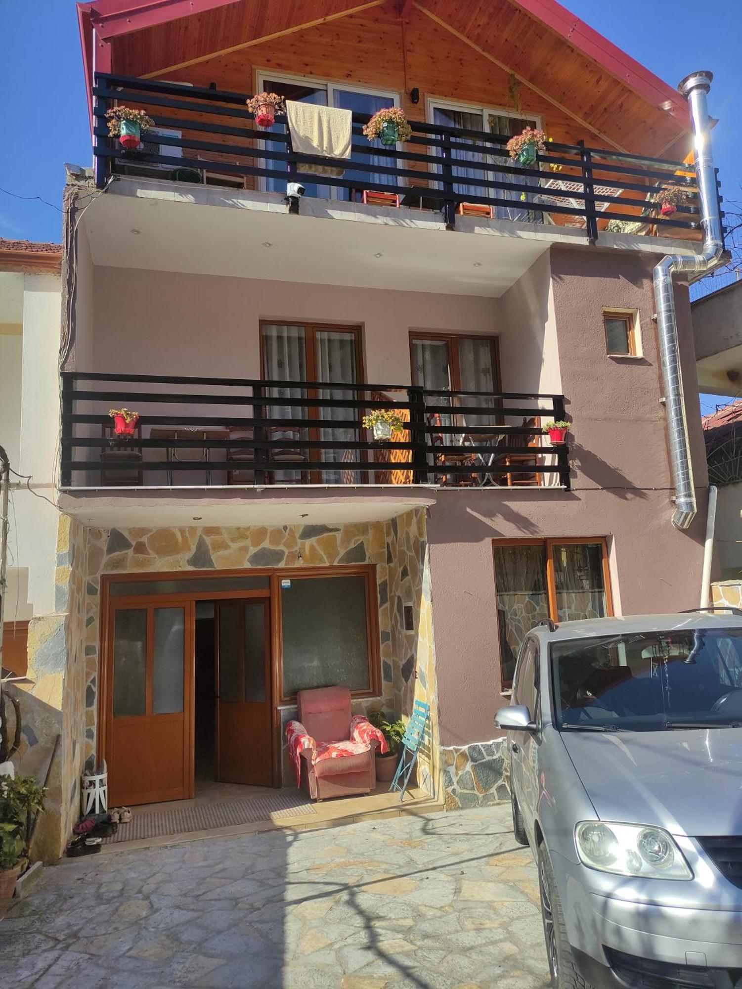 Erda Lakeside Guesthouse Lin Bagian luar foto