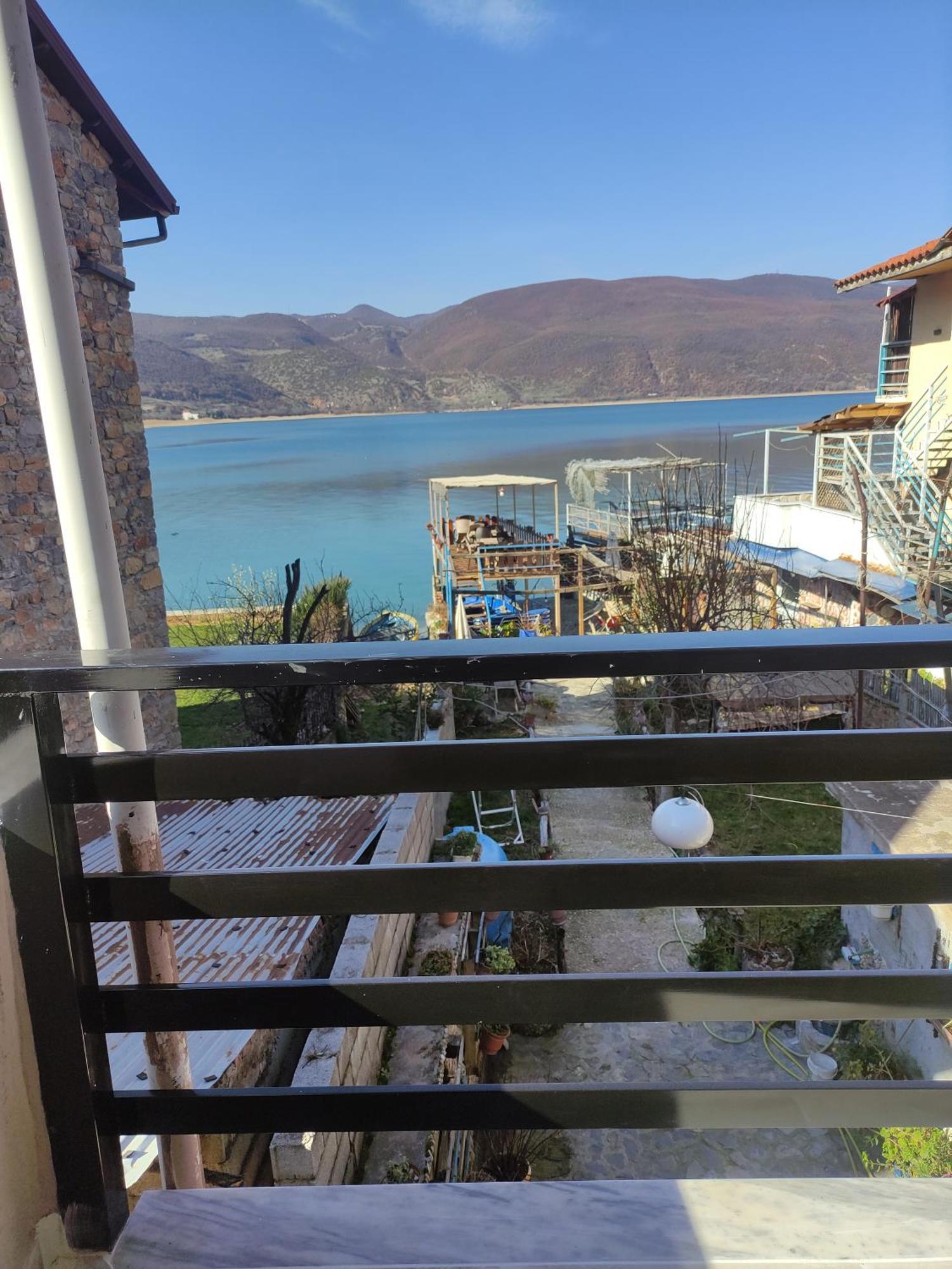 Erda Lakeside Guesthouse Lin Ruang foto