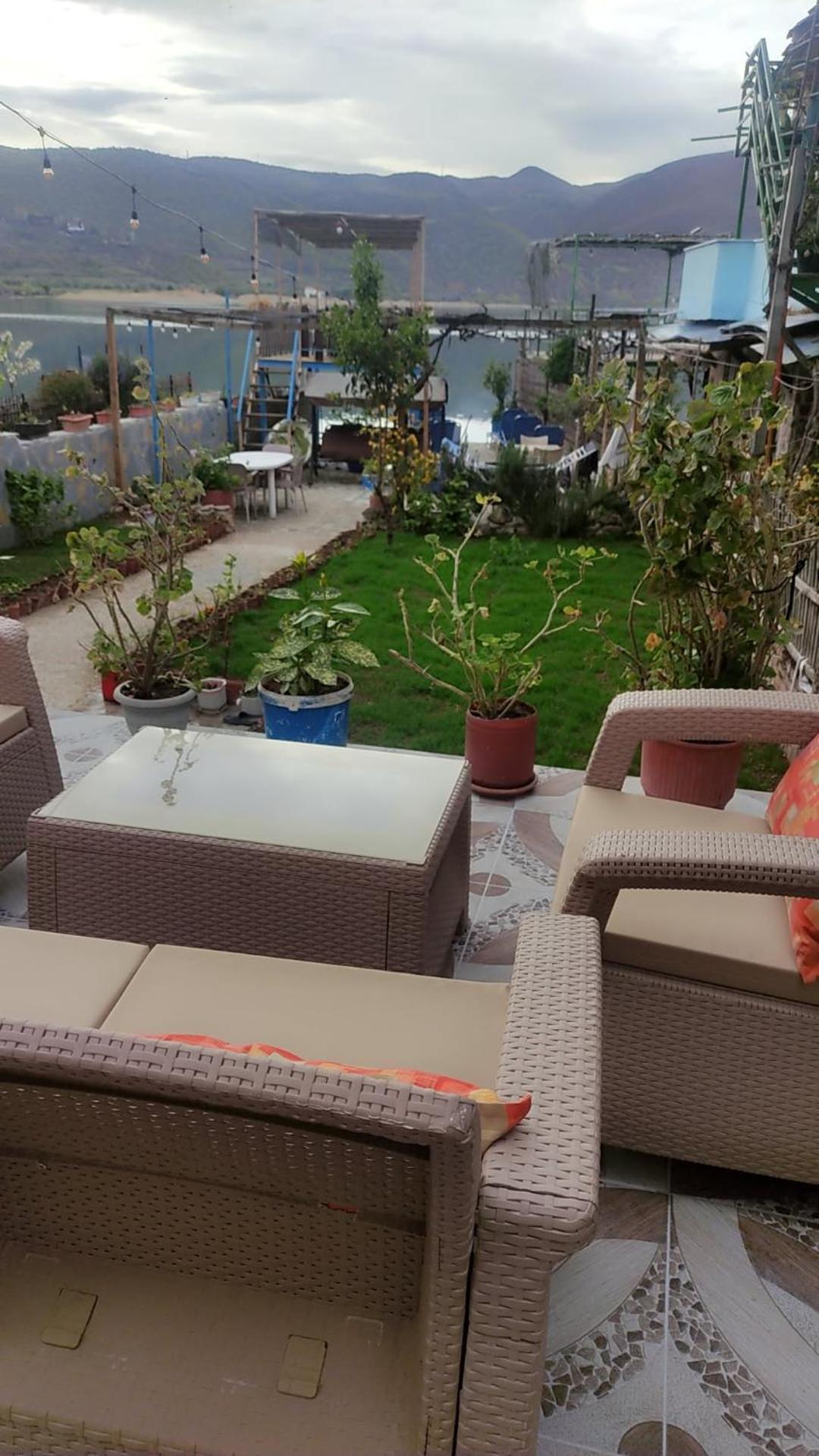 Erda Lakeside Guesthouse Lin Bagian luar foto