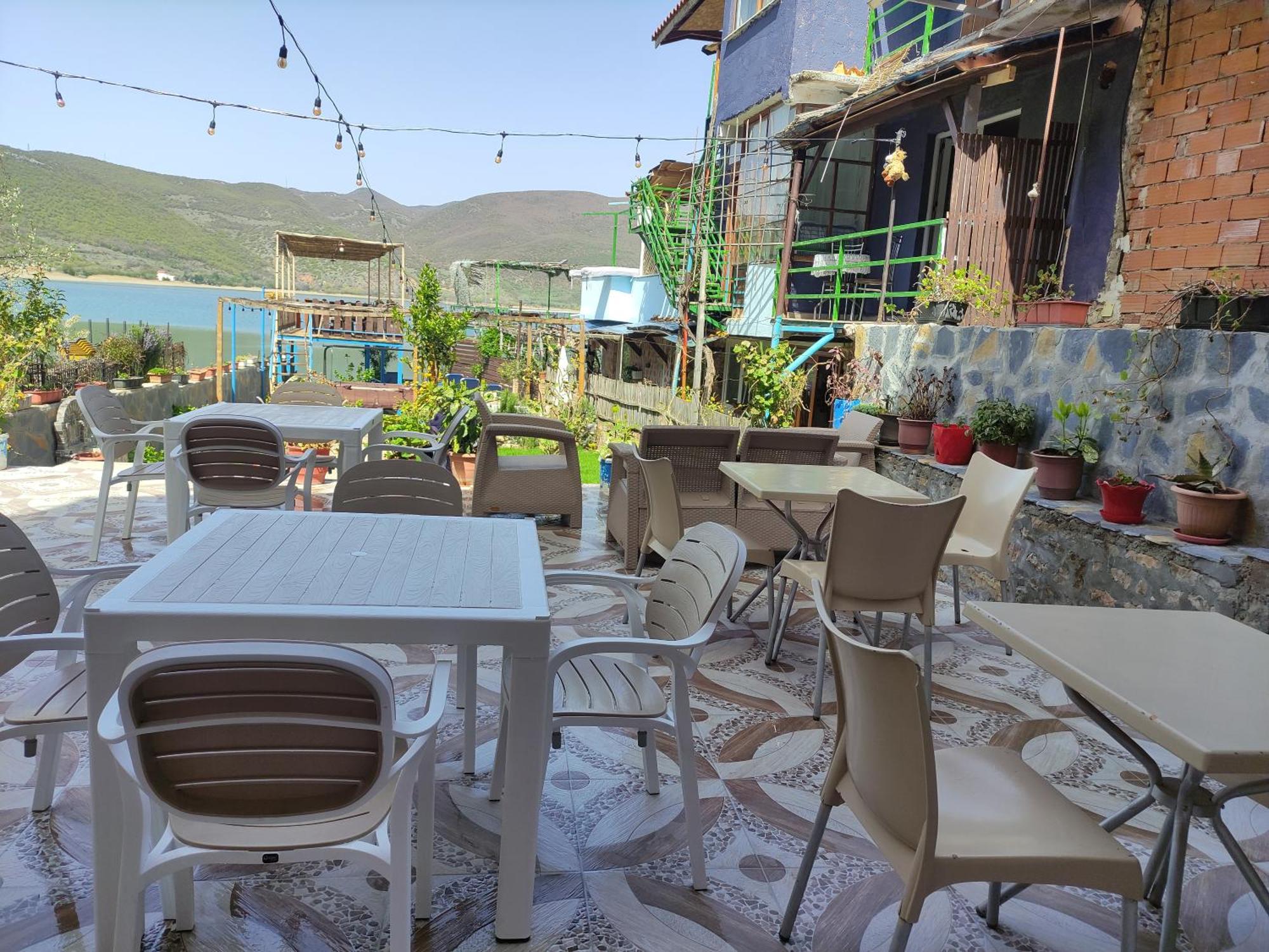 Erda Lakeside Guesthouse Lin Bagian luar foto