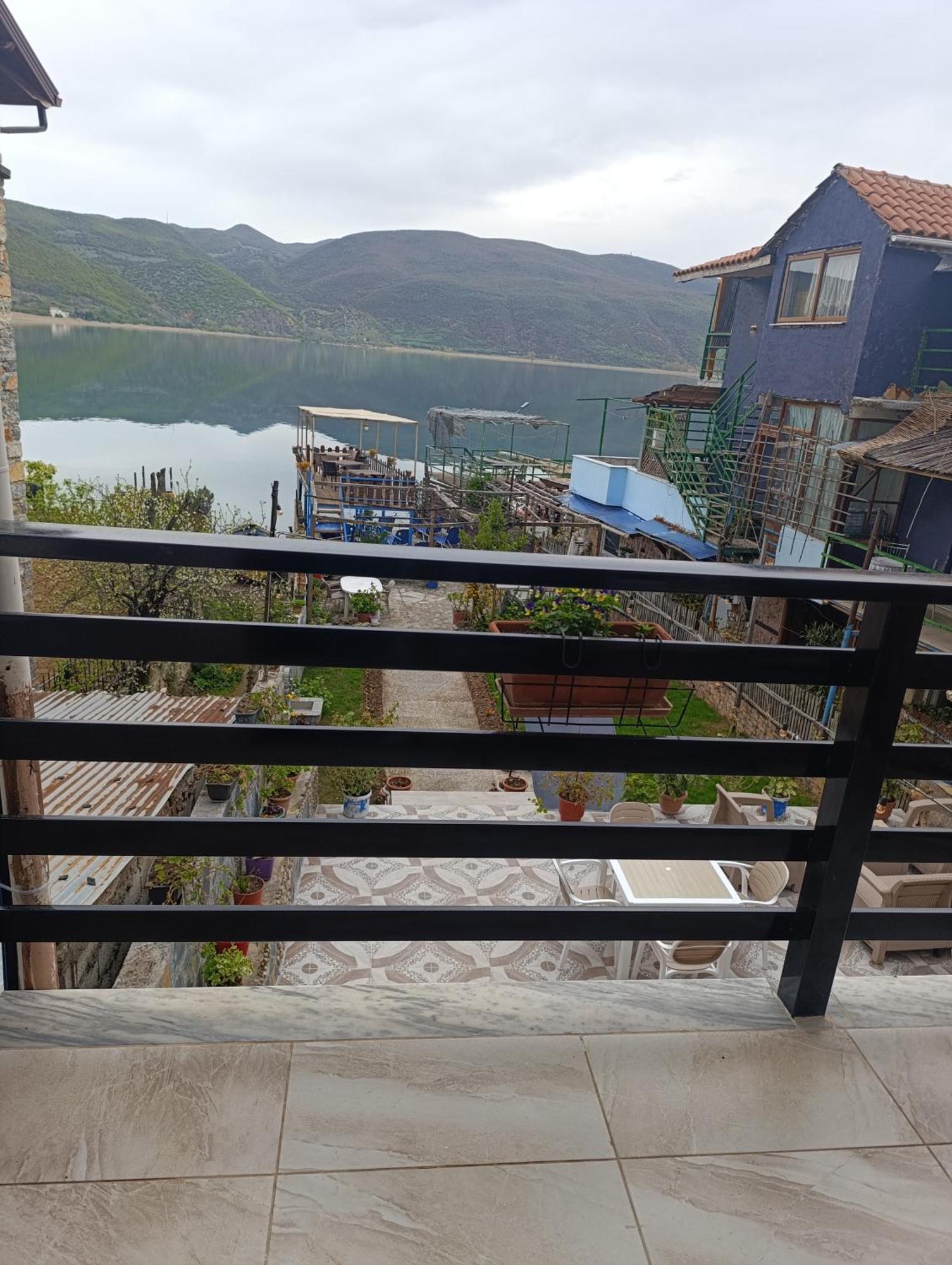 Erda Lakeside Guesthouse Lin Ruang foto