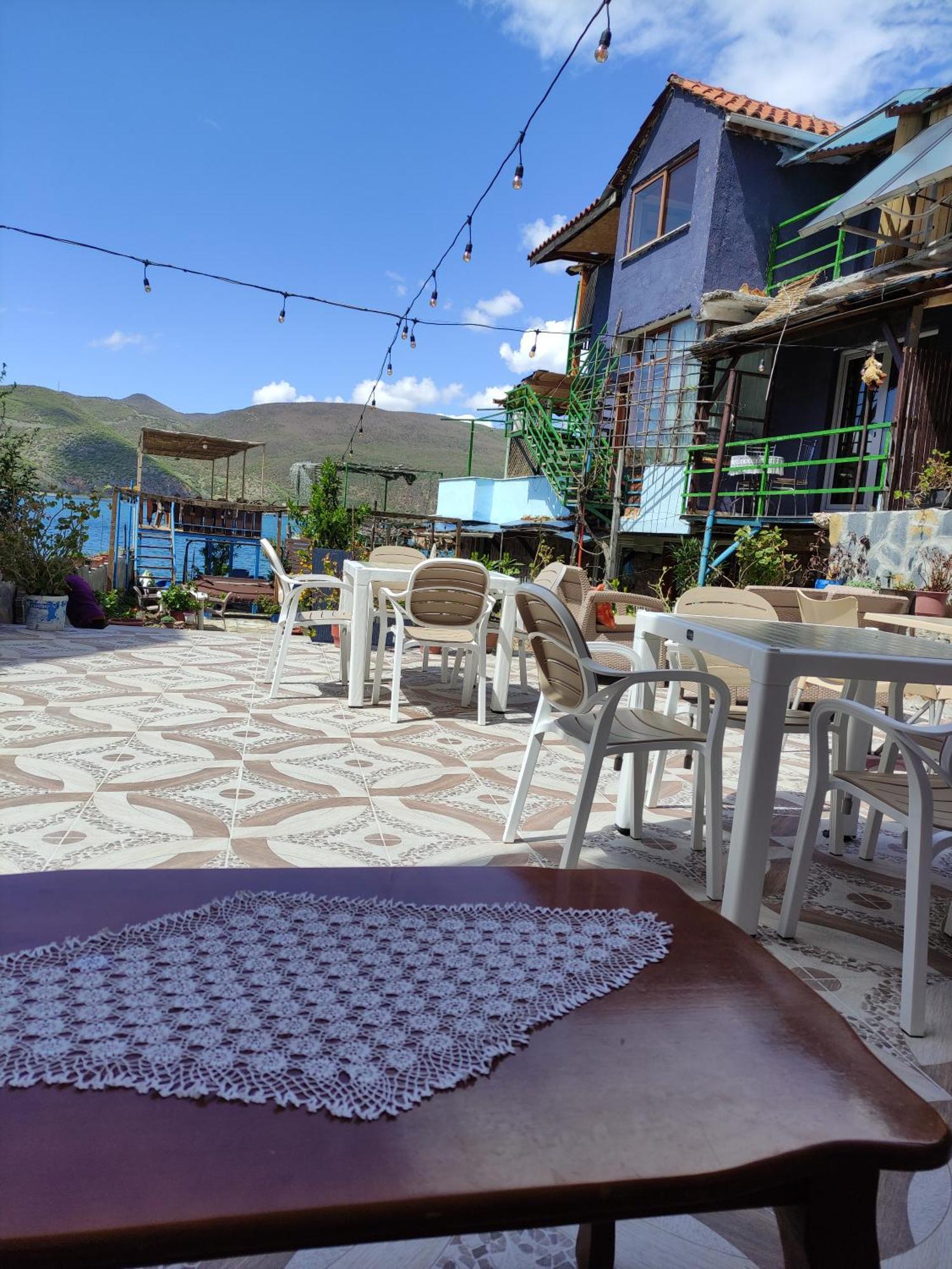 Erda Lakeside Guesthouse Lin Bagian luar foto