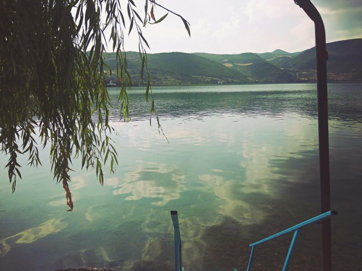 Erda Lakeside Guesthouse Lin Bagian luar foto